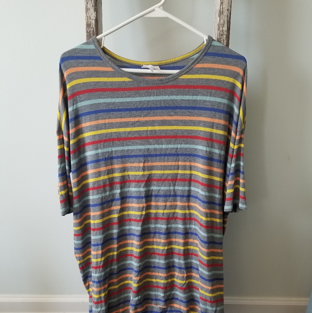*MAKE AN OFFER* LuLaRoe Irma XS